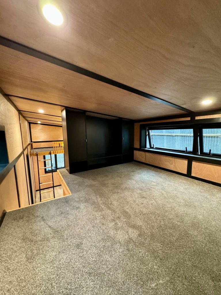 Top 4 Master loft with storage